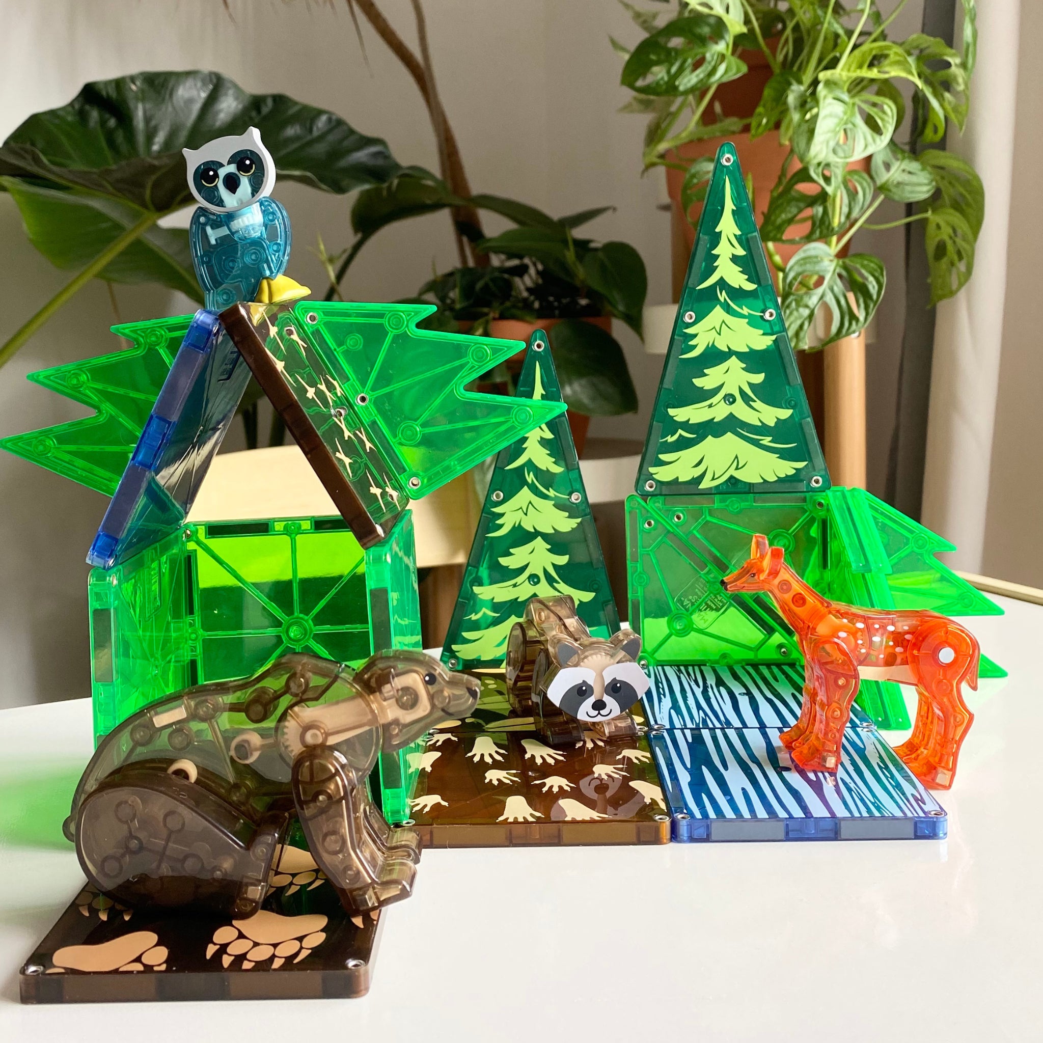 Example build of MAGNA-TILES® Forest Animals 25-Piece Set with Owl sitting on a house structure