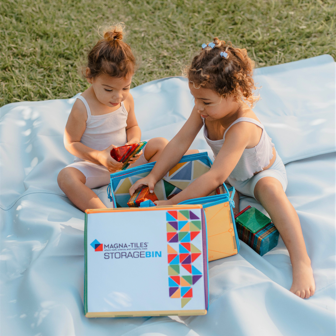 Children playing with MAGNA-TILES Storage Bin