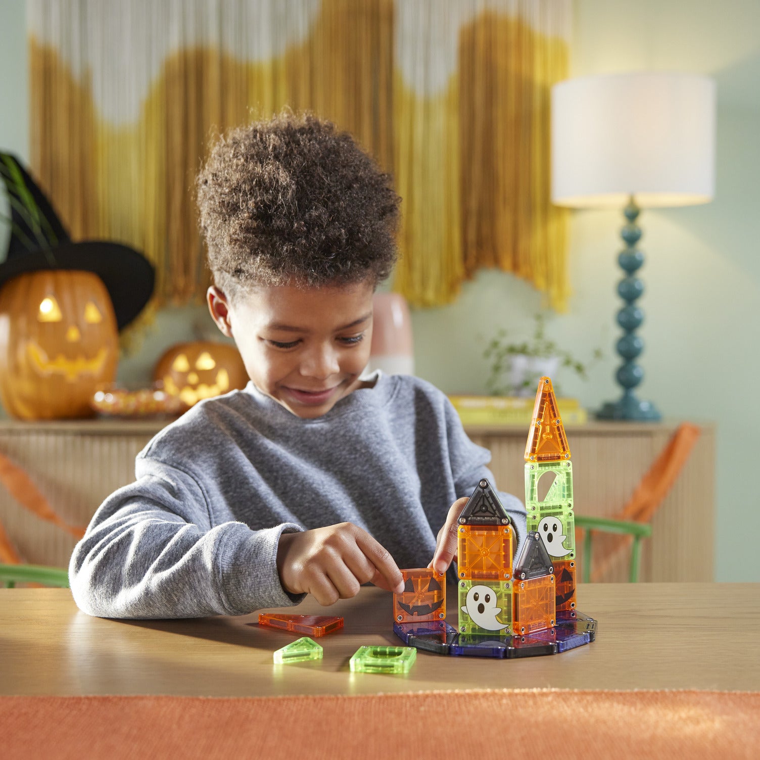 microMAGS Spooky 24 Piece Travel Set – MAGNA TILES