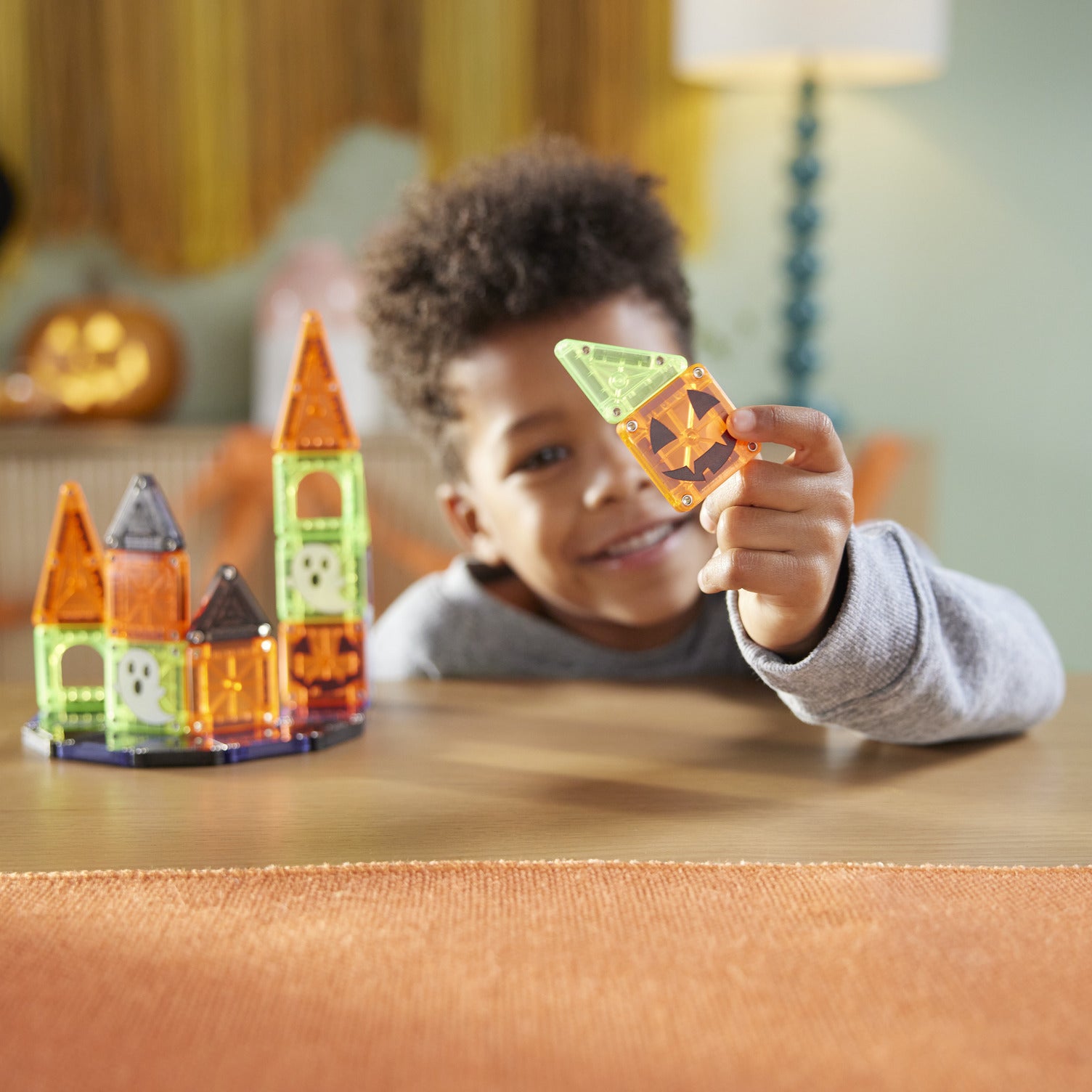 microMAGS Spooky 24 Piece Travel Set – MAGNA TILES