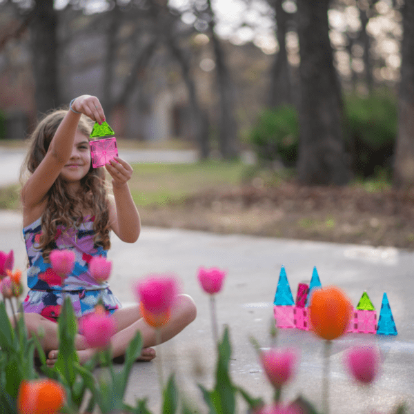 Child playing with Color Shop Floral Set