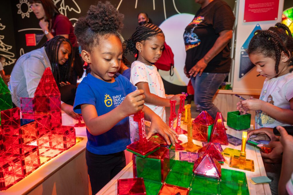 Children playing in the MAGNA-TILES Studio